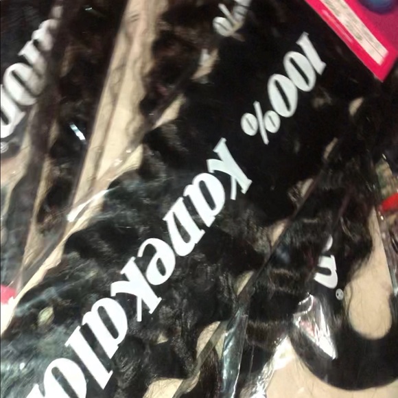 Braiding hair - Picture 2 of 2